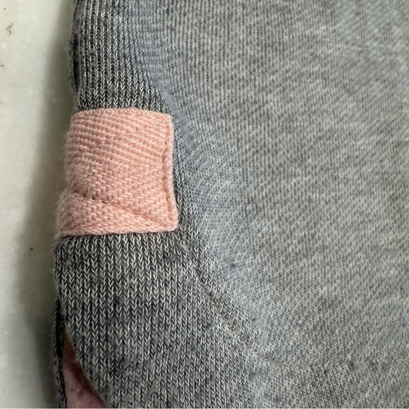 Vineyard Vines Women’s 1/4 Zip Sweater Gray W/ Pink Accents Sz M - Picture 11 of 12